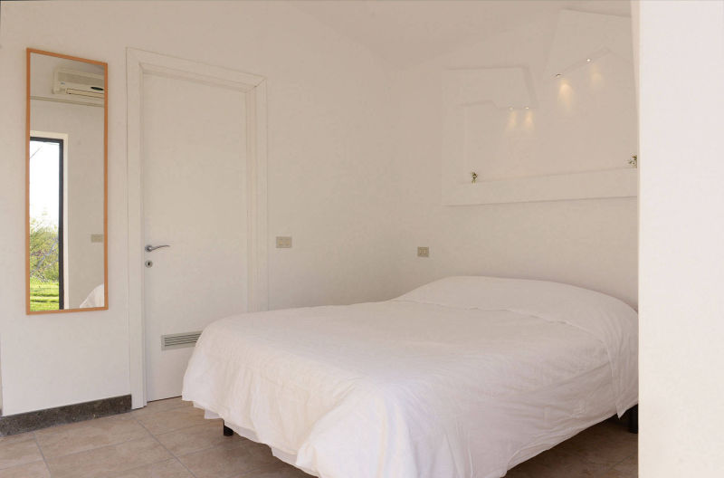white-intimate-double-room