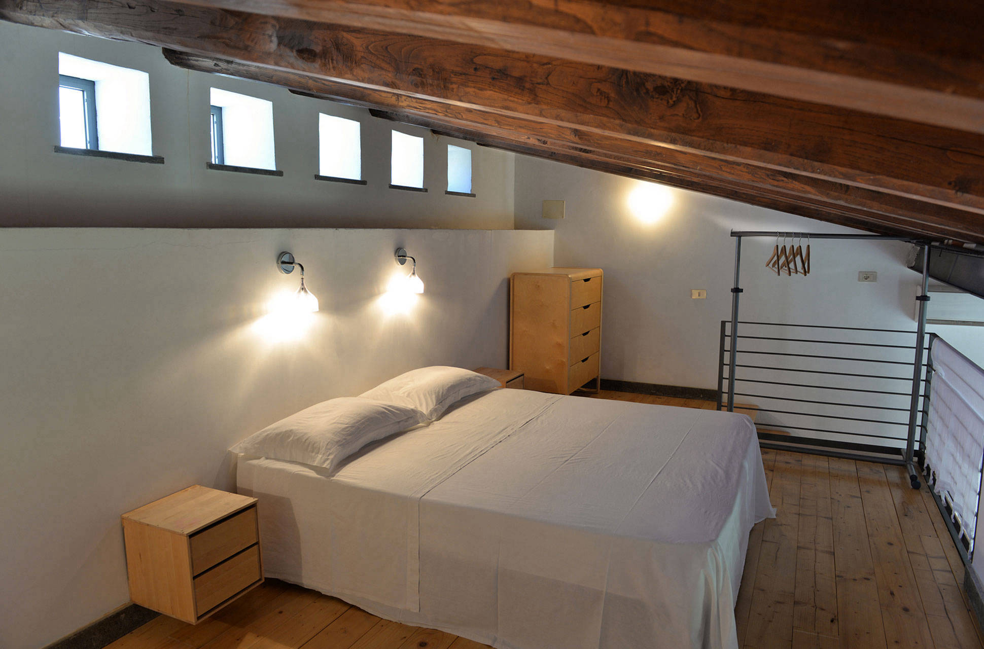 mezzanine-double-single-bed