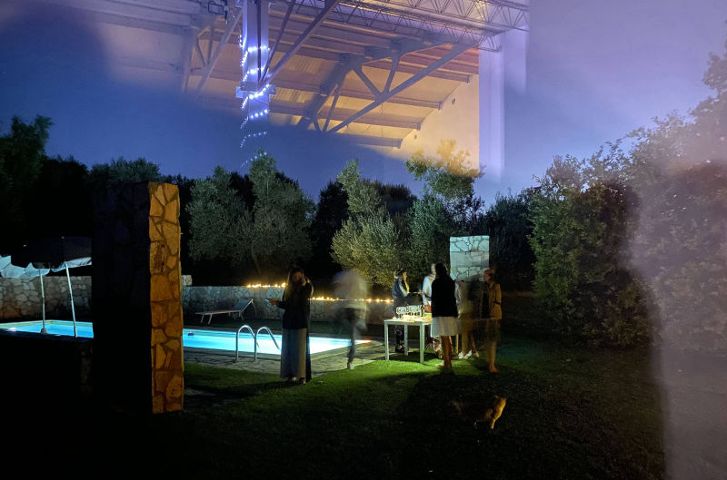 rilessi-di-luce-sul-vetro