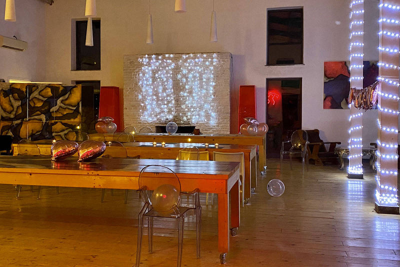 in-attesa-nella-sala
